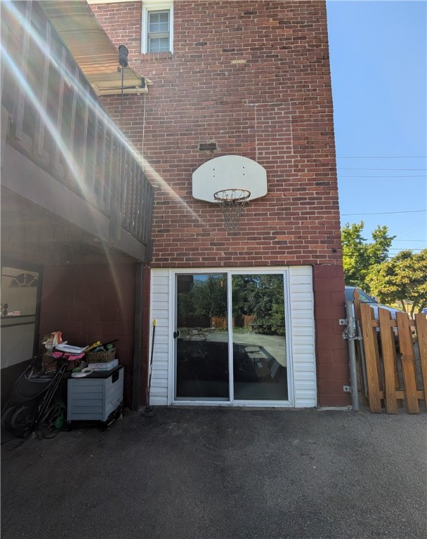 571 Dewalt Dr