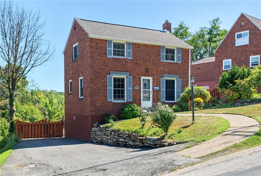571 Dewalt Dr