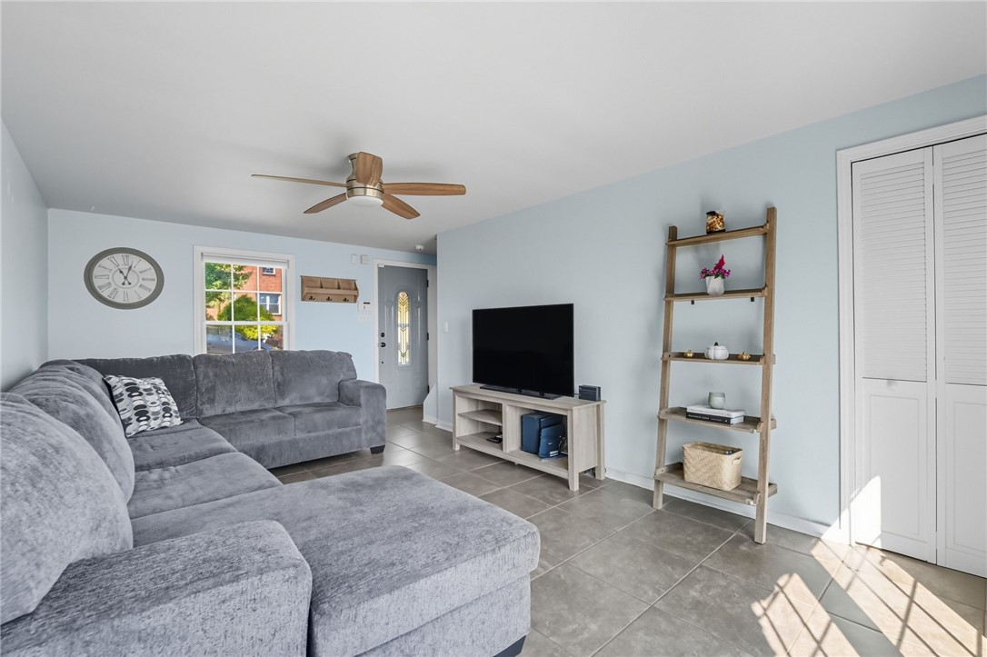 571 Dewalt Dr