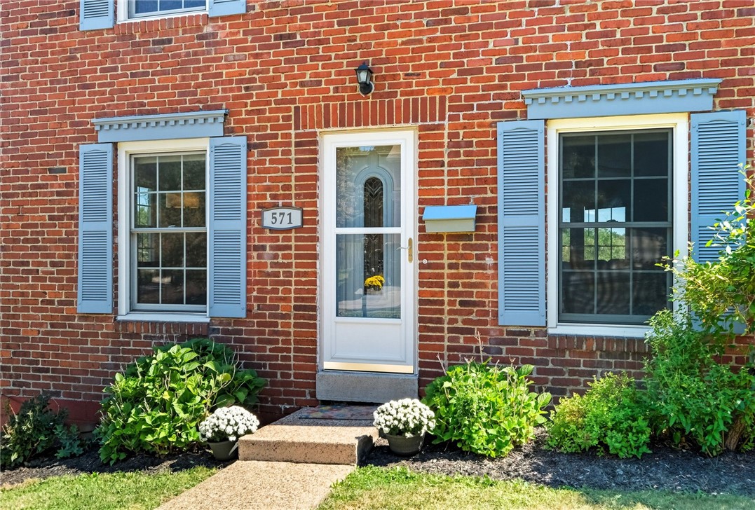 571 Dewalt Dr