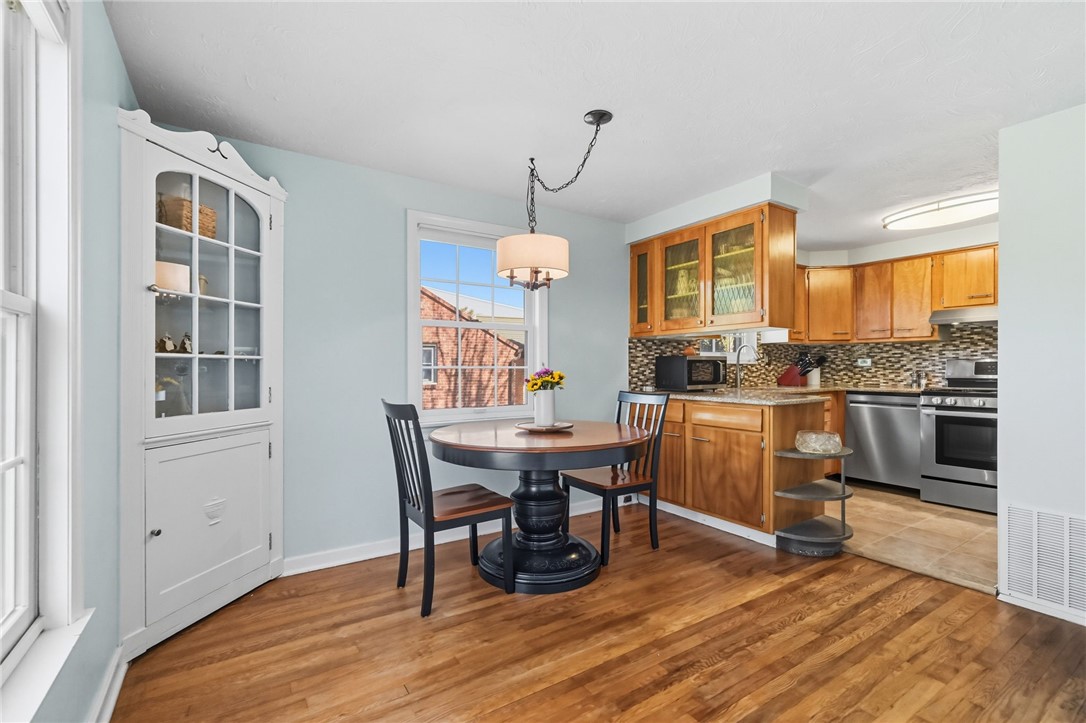 571 Dewalt Dr