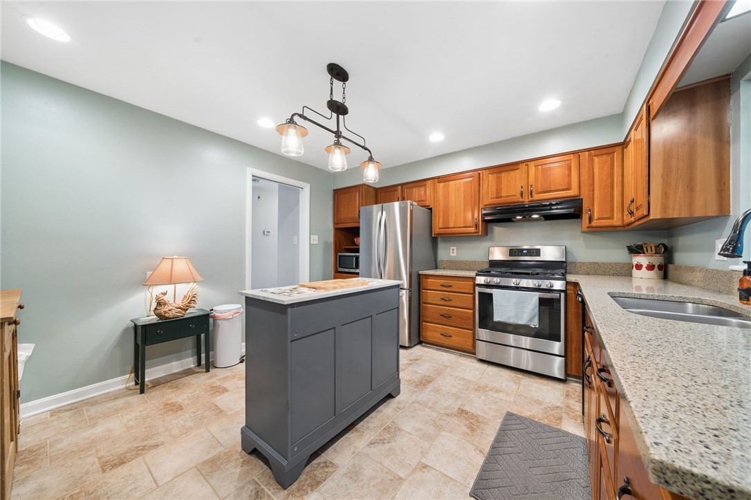 223 Ridgeview Dr