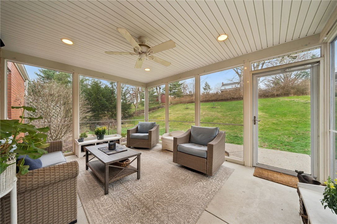 223 Ridgeview Dr