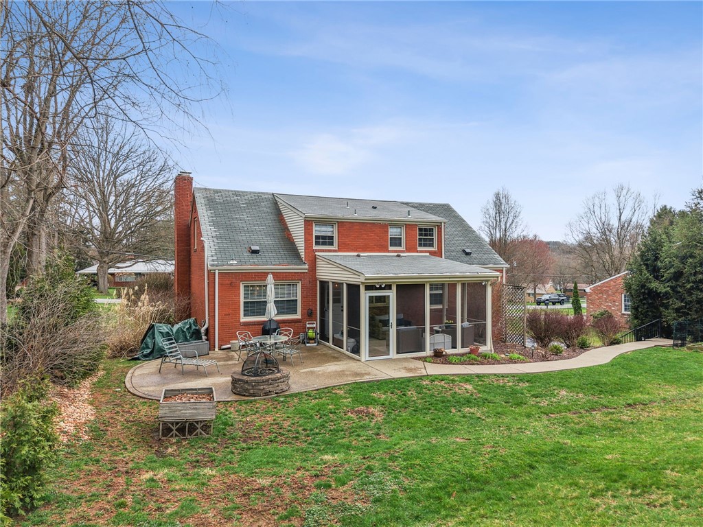 223 Ridgeview Dr