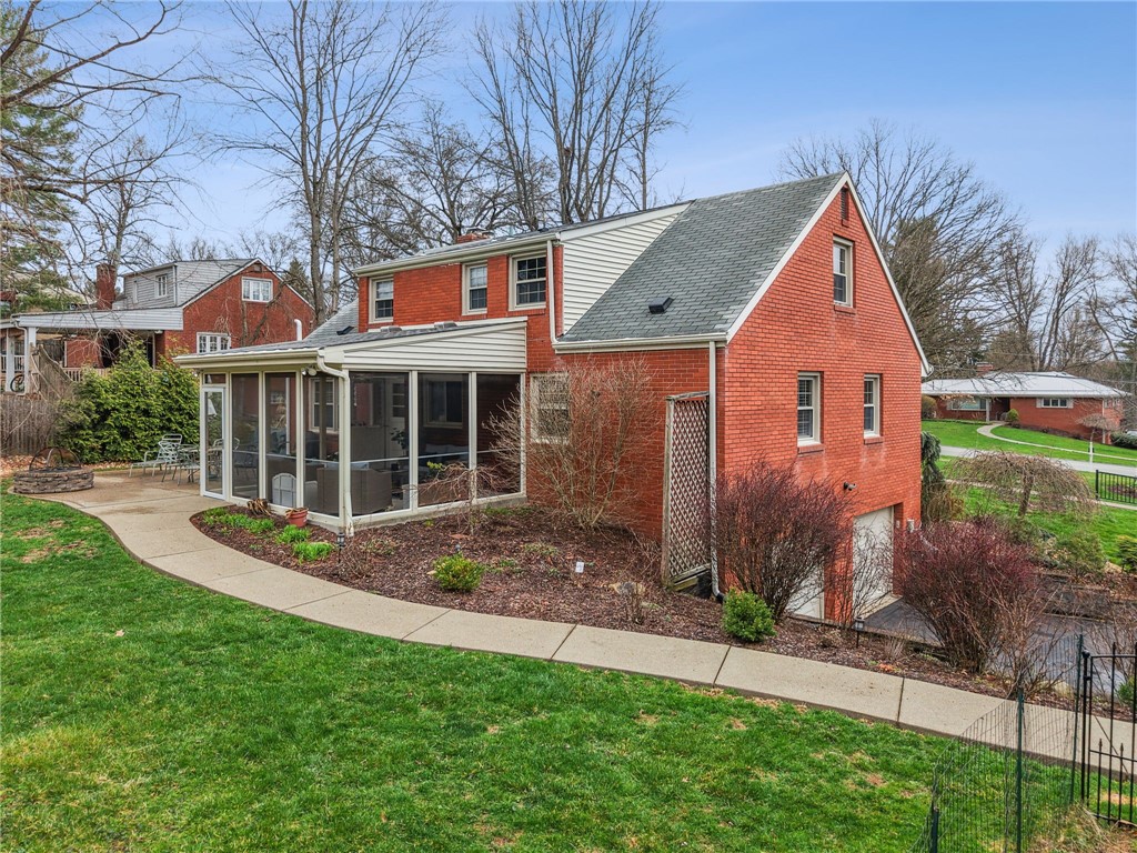 223 Ridgeview Dr