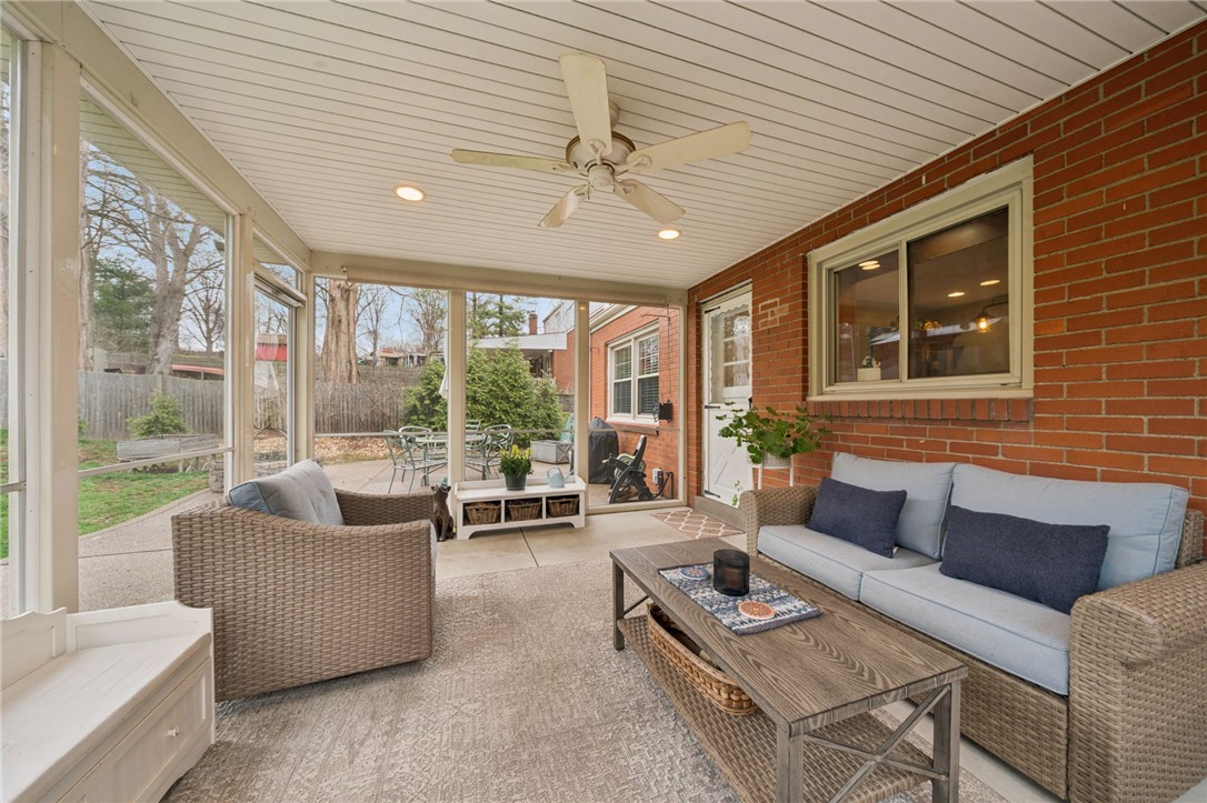 223 Ridgeview Dr