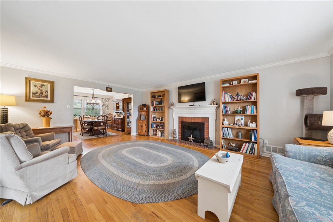 223 Ridgeview Dr