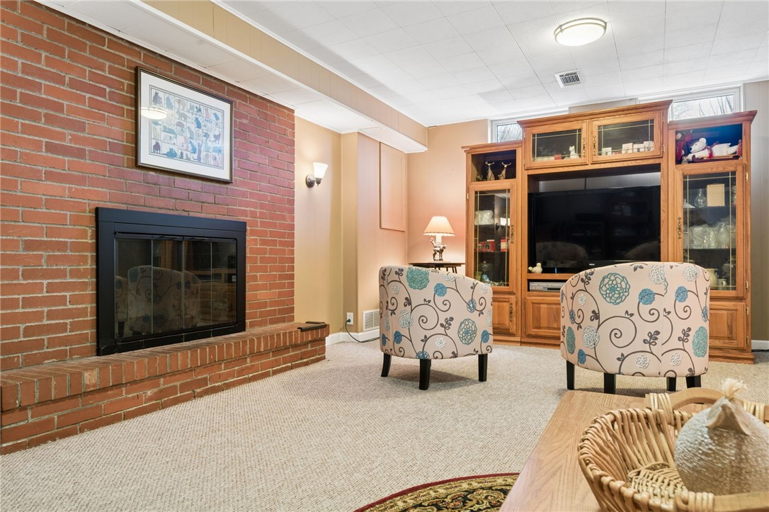 223 Ridgeview Dr