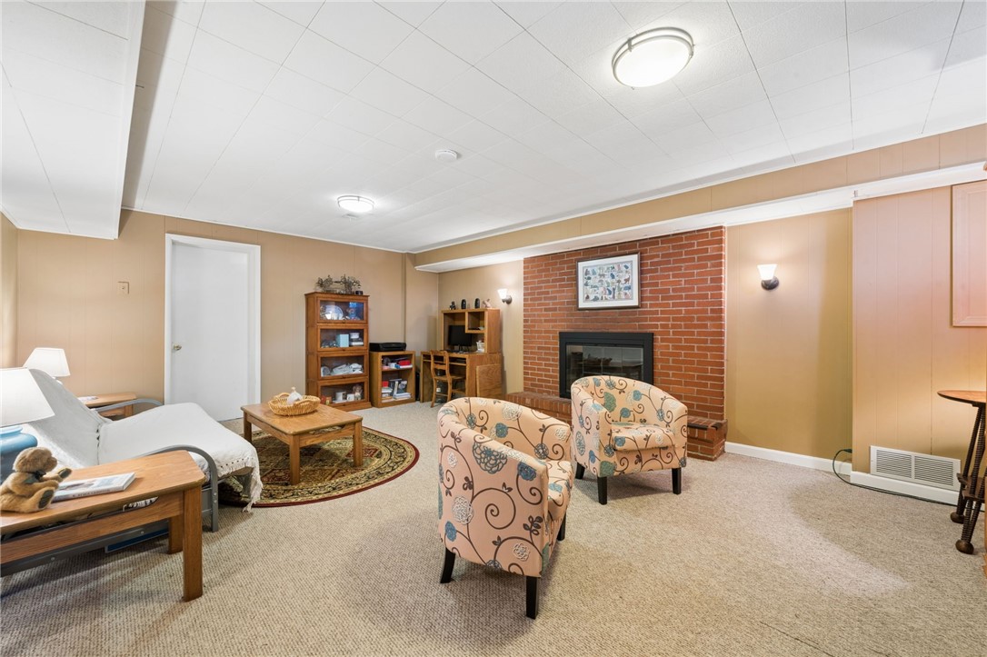 223 Ridgeview Dr