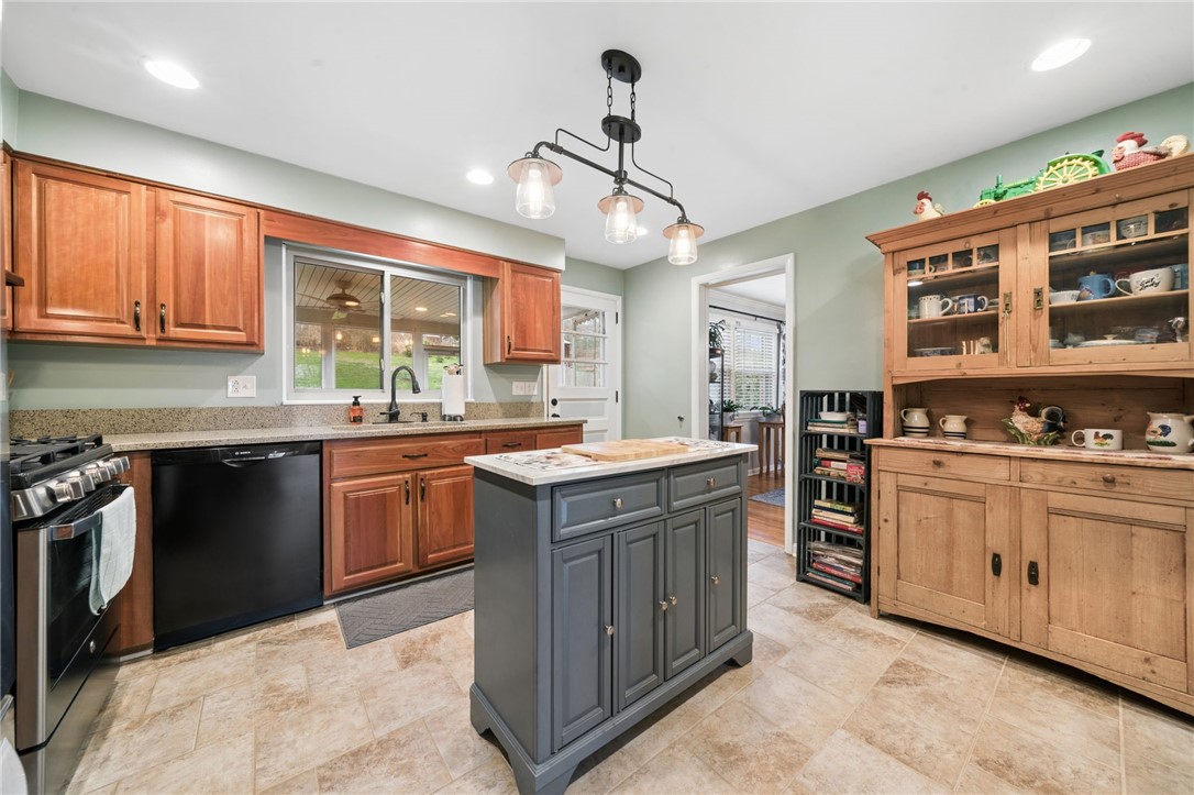223 Ridgeview Dr