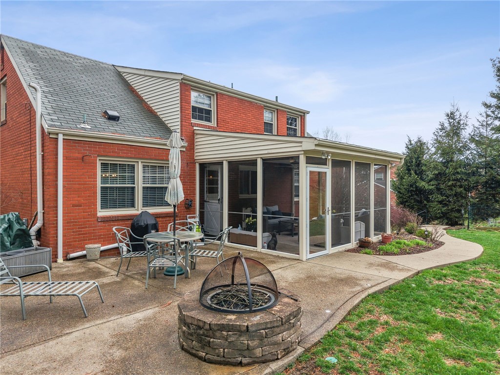 223 Ridgeview Dr