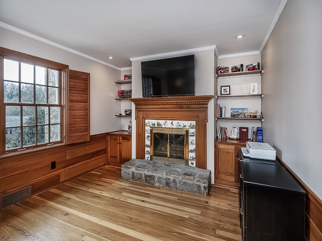 4 Couch Farm Road