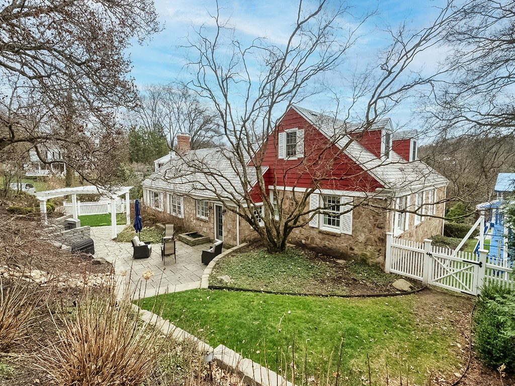 4 Couch Farm Road