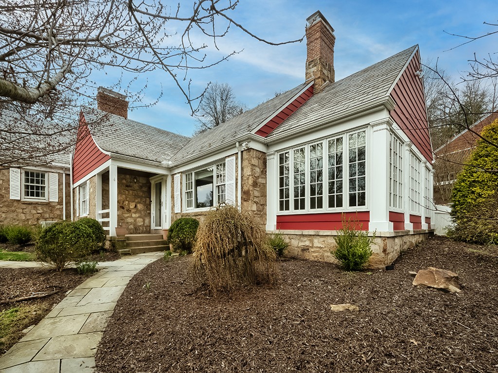 4 Couch Farm Road