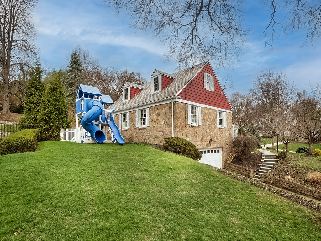 4 Couch Farm Road