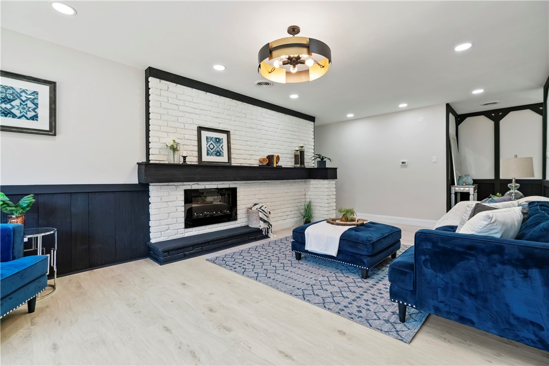 350 Mowry Dr