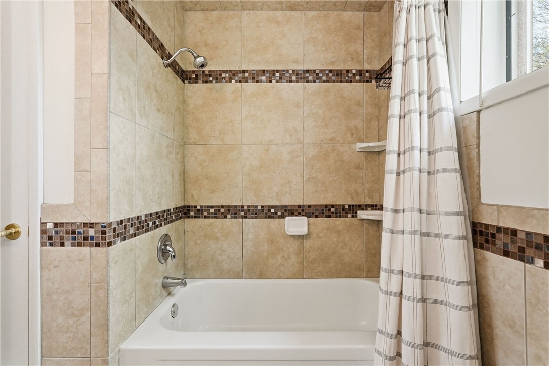 2516 Highland Circle