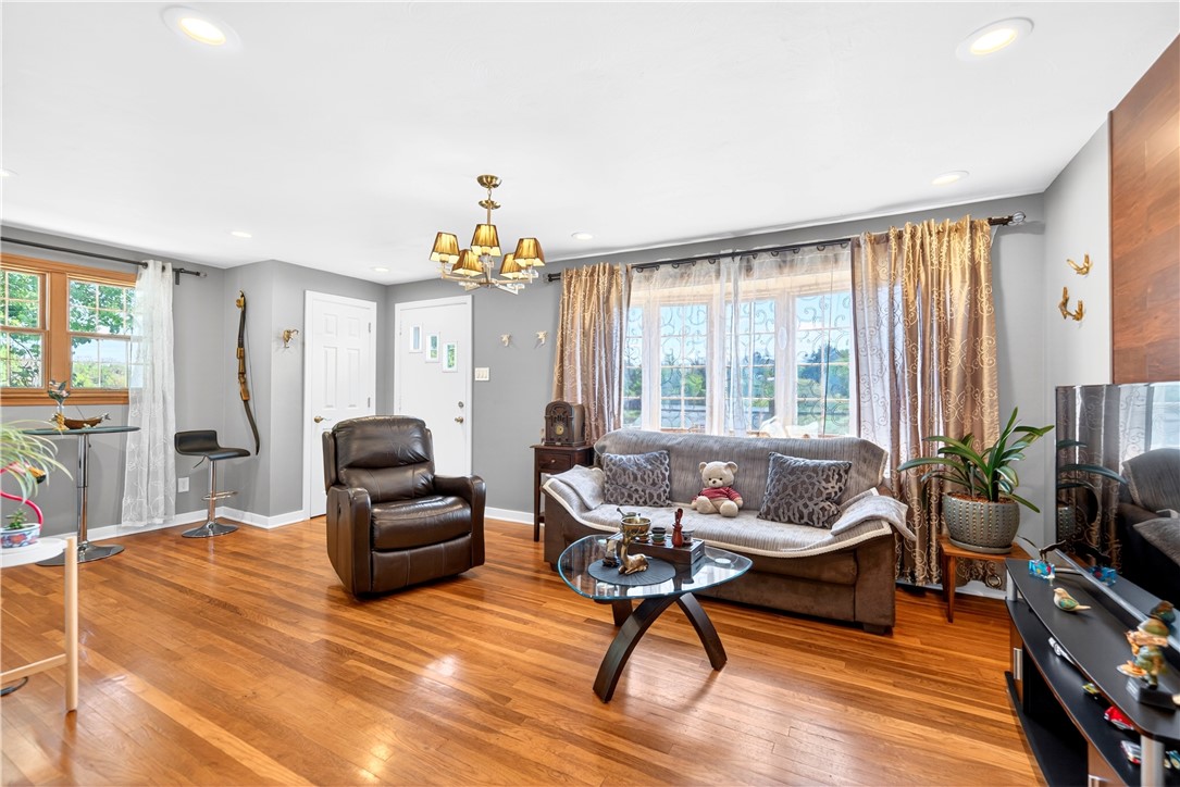 29 Pontiac Rd