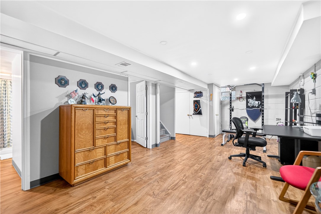 29 Pontiac Rd