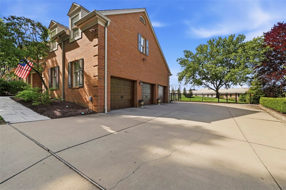 2113 Blairmont Dr