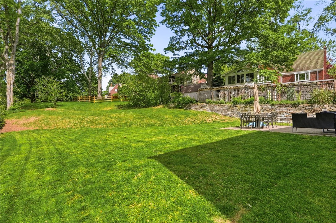 954 Lindendale Dr