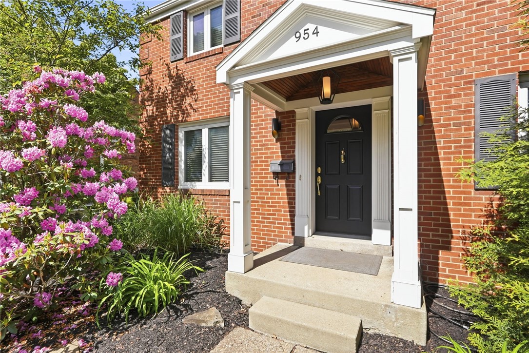 954 Lindendale Dr