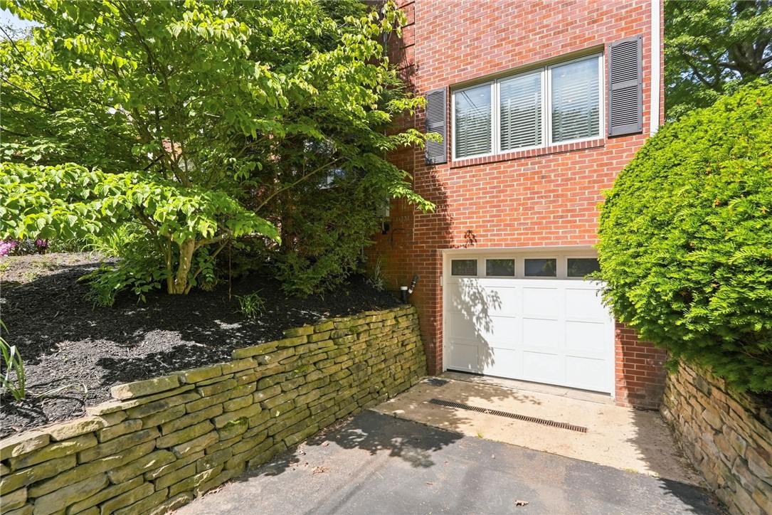 954 Lindendale Dr
