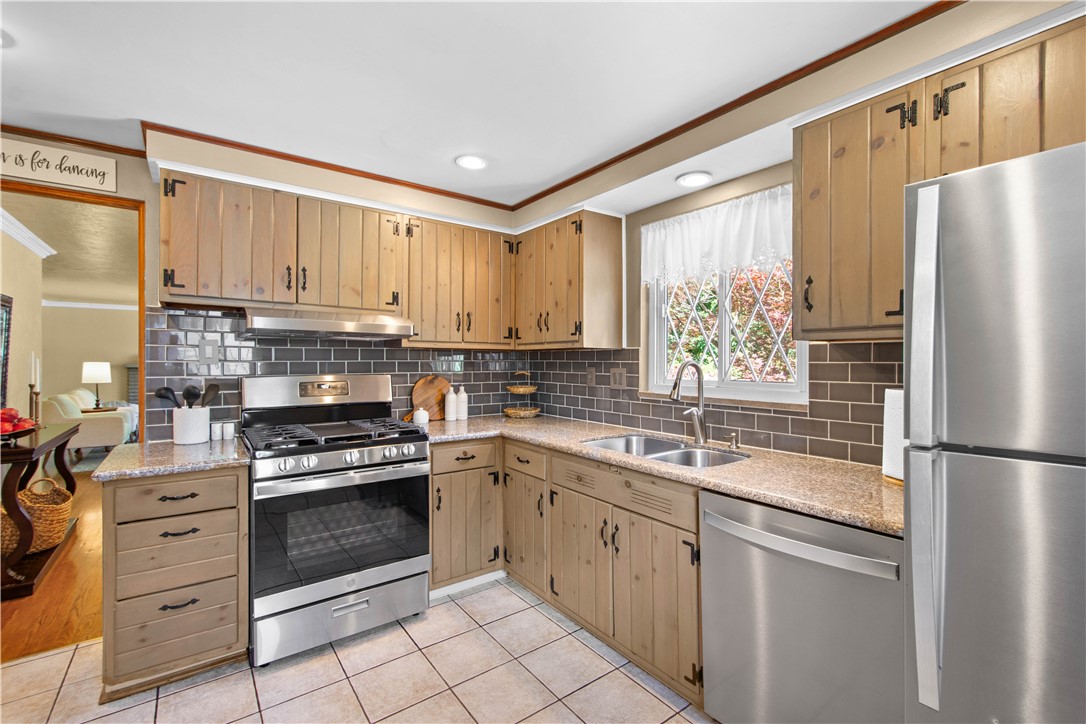 1234 Lakemont Dr.