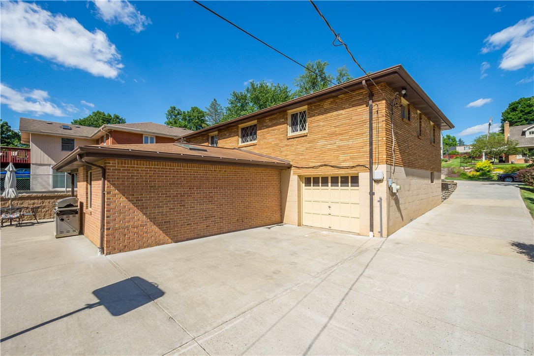 1234 Lakemont Dr.