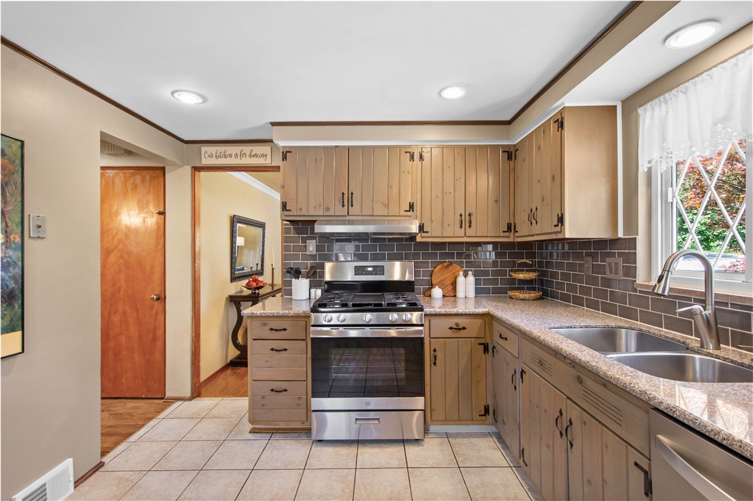 1234 Lakemont Dr.