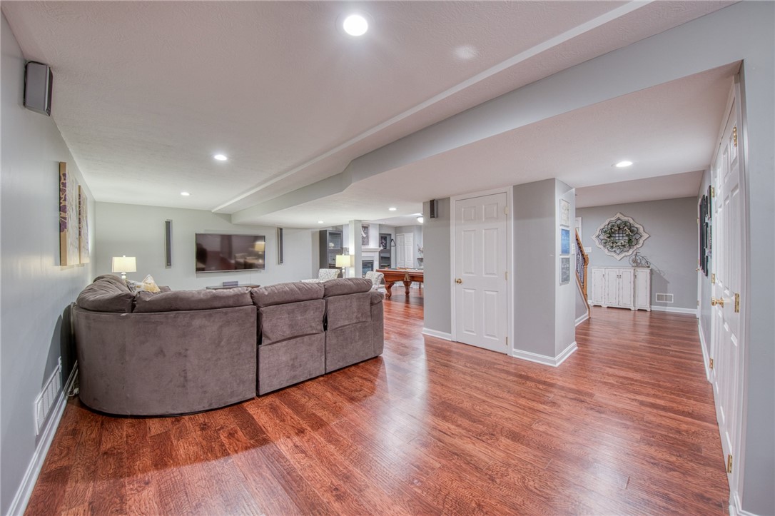 100 Chestnut Ct