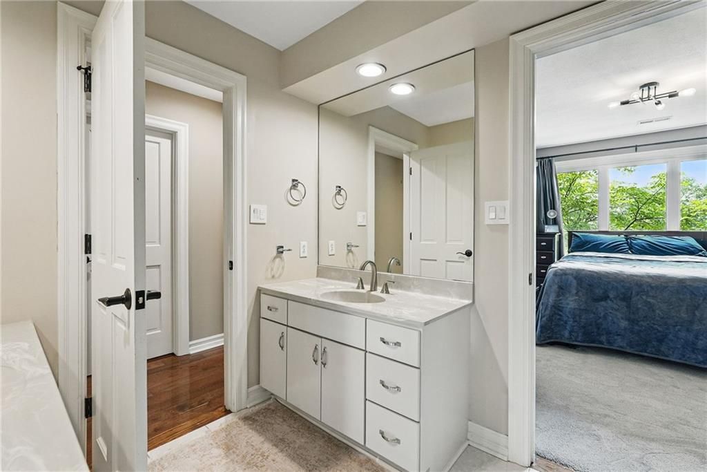 559 Normandy COURT