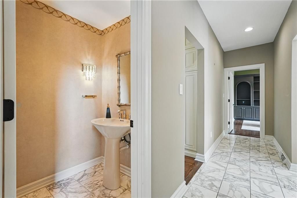 559 Normandy COURT