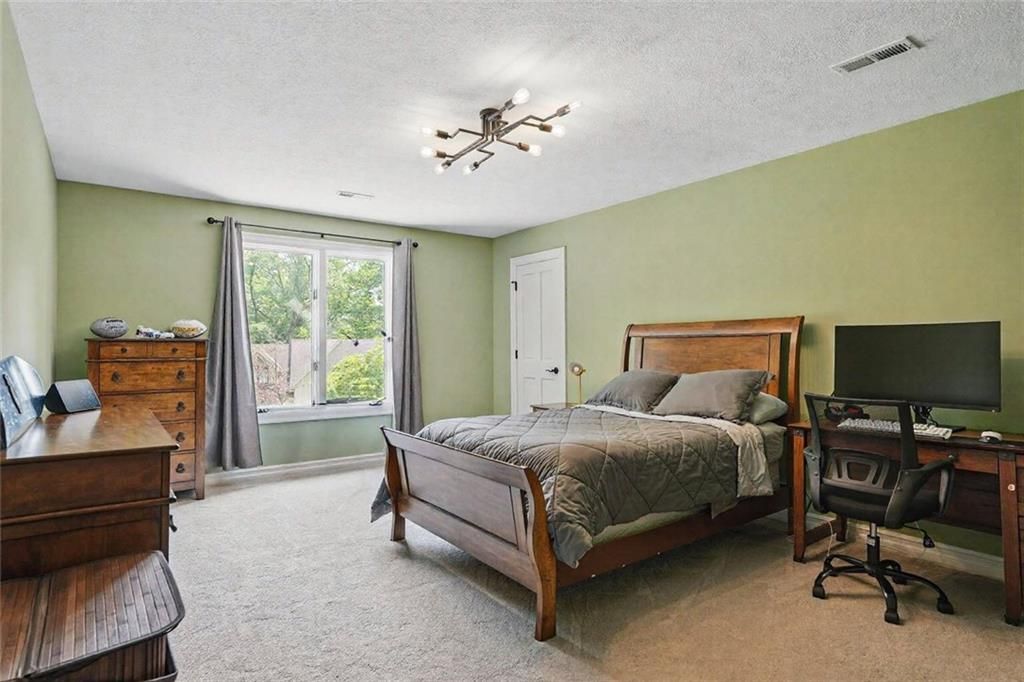 559 Normandy COURT