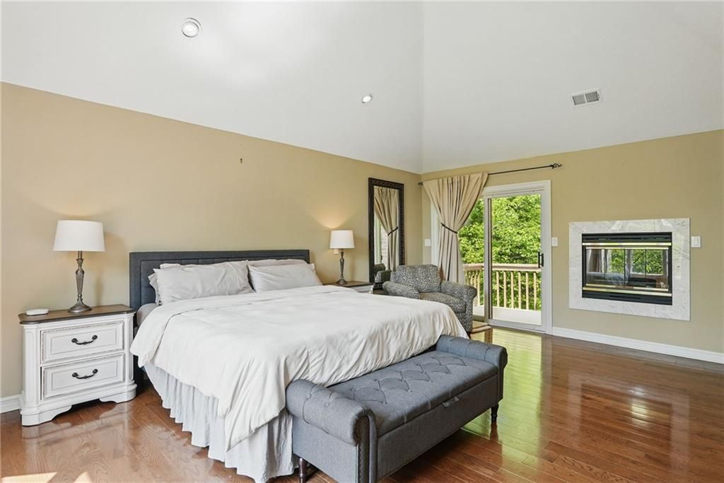 559 Normandy COURT