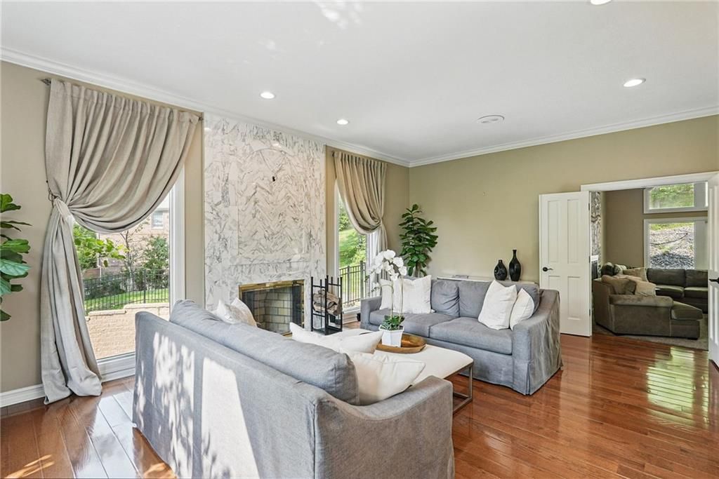 559 Normandy COURT