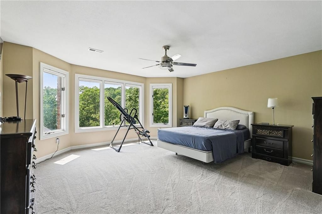 559 Normandy COURT