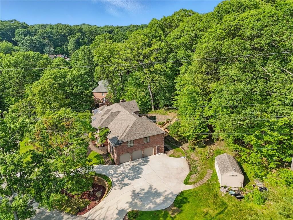 559 Normandy COURT