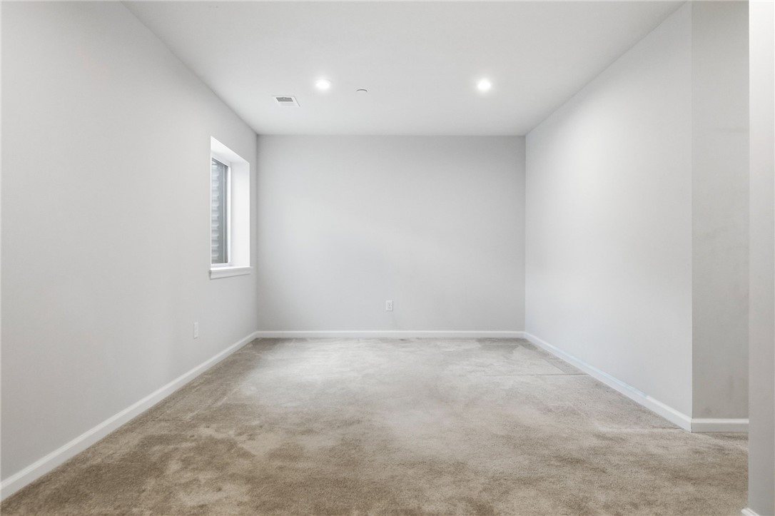233 Chesna Dr