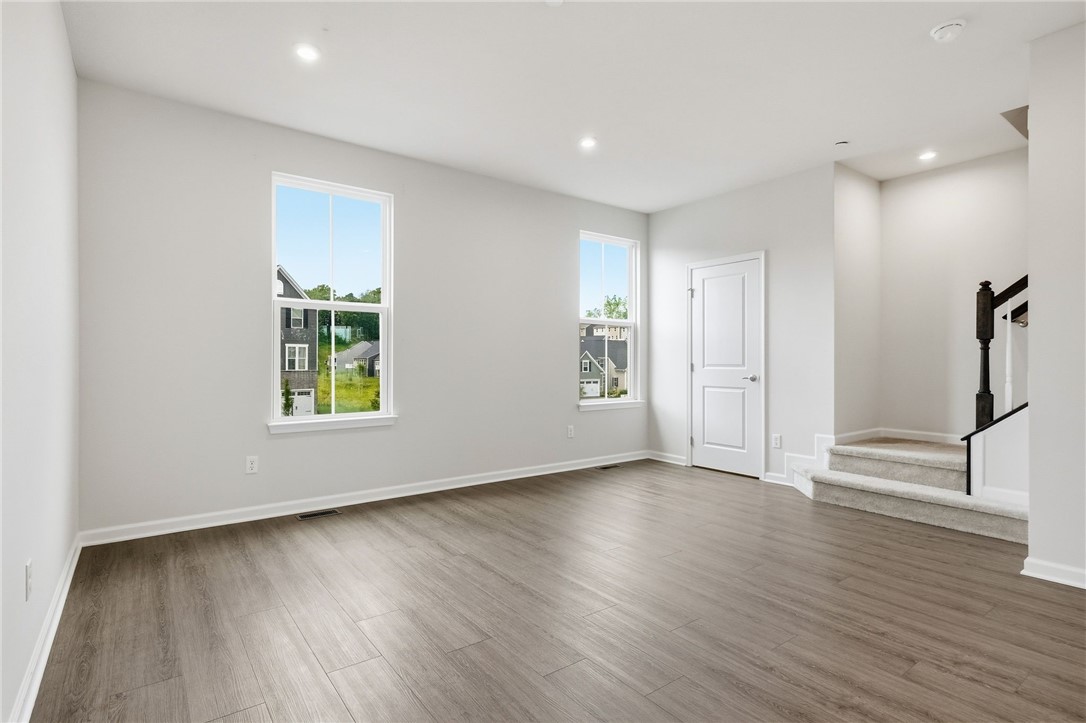 233 Chesna Dr