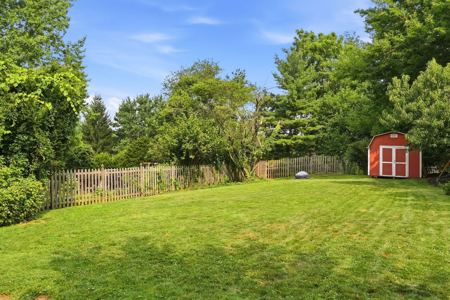 762 Lebanon AVENUE