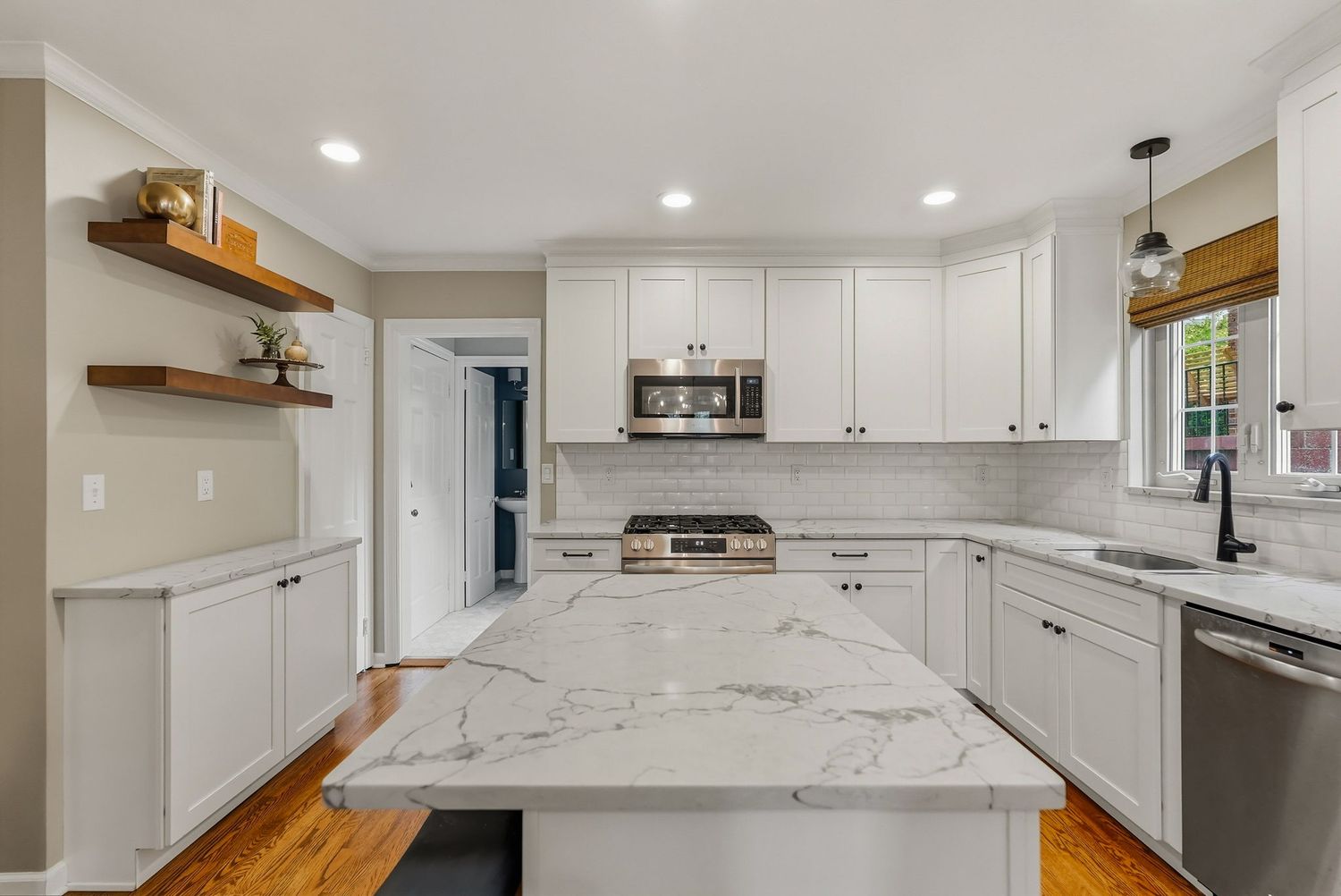 762 Lebanon AVENUE