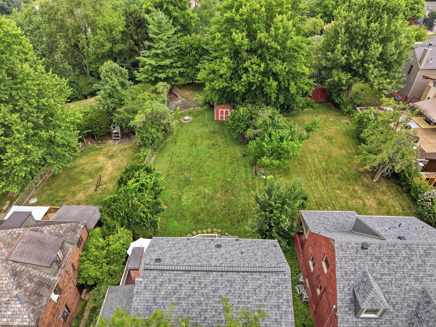 762 Lebanon AVENUE