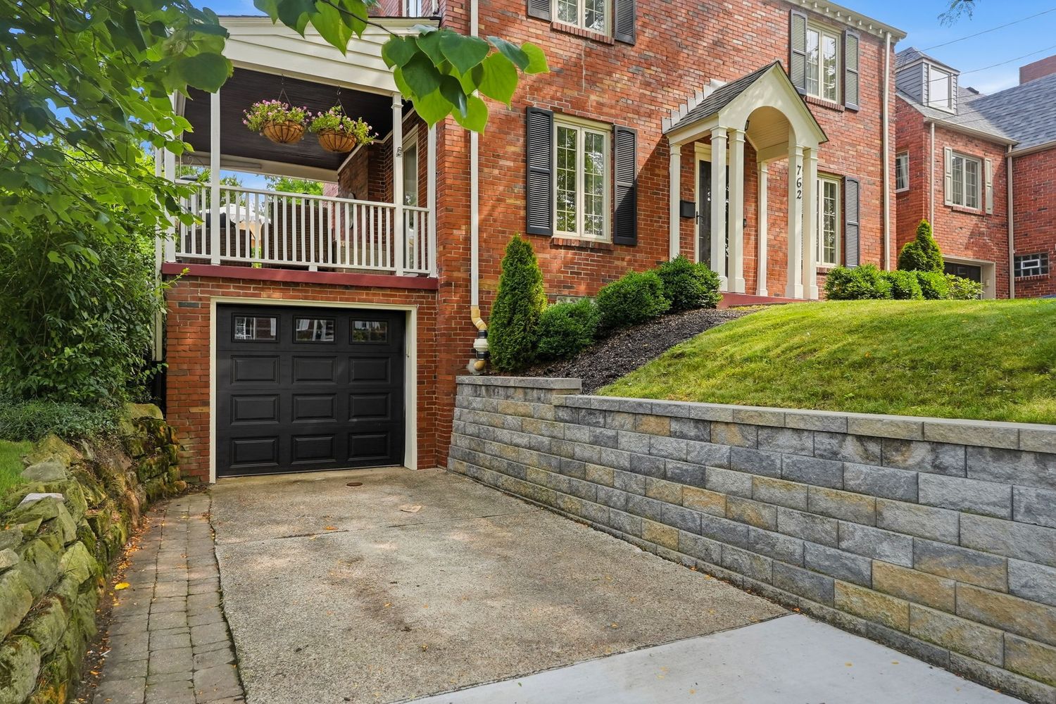 762 Lebanon AVENUE