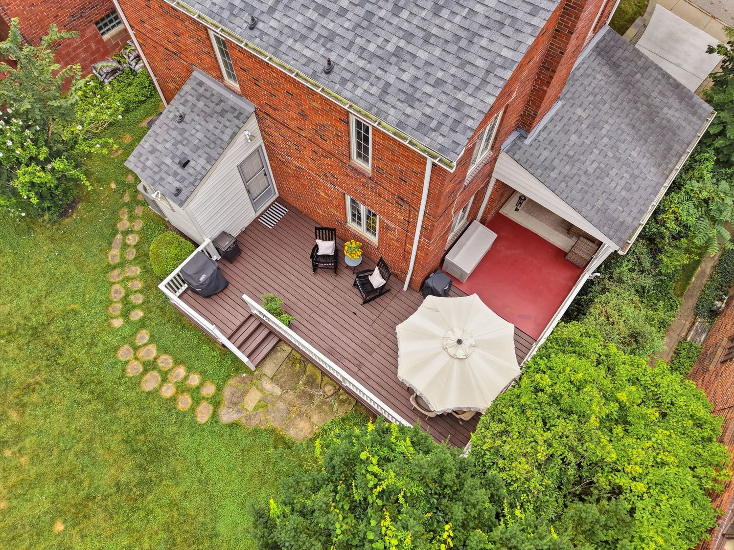 762 Lebanon AVENUE