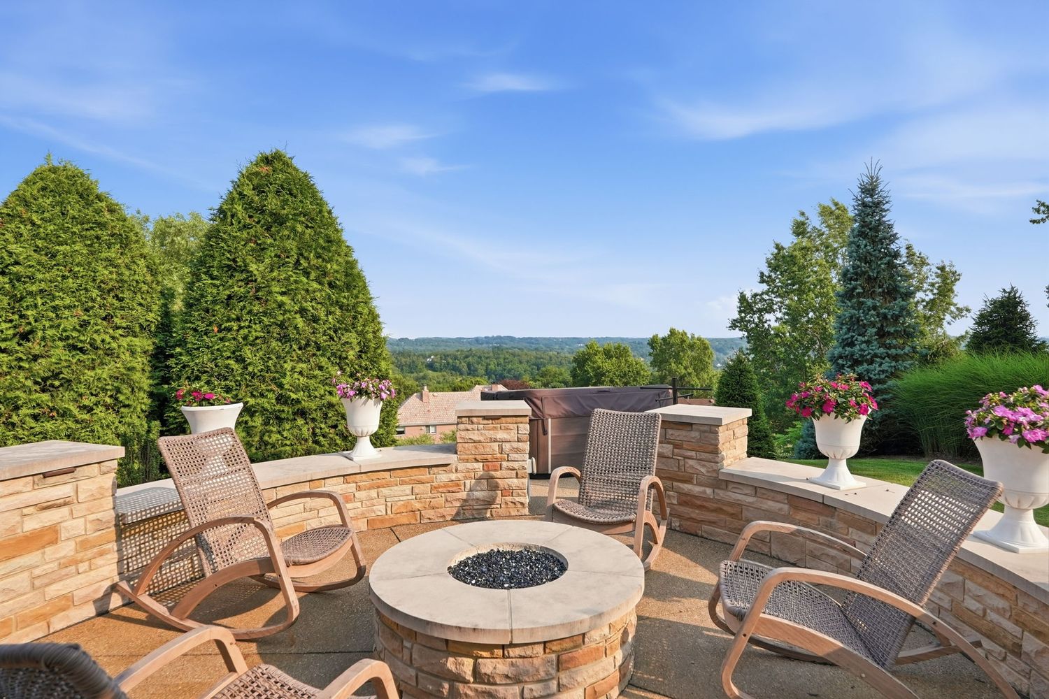 337 Snowberry CIRCLE