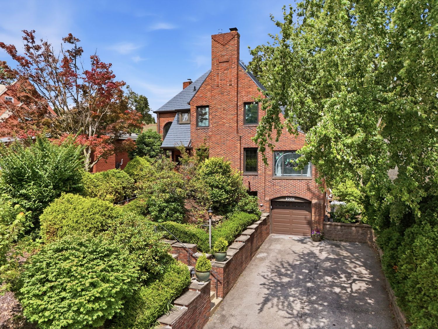 1281 Washington ROAD