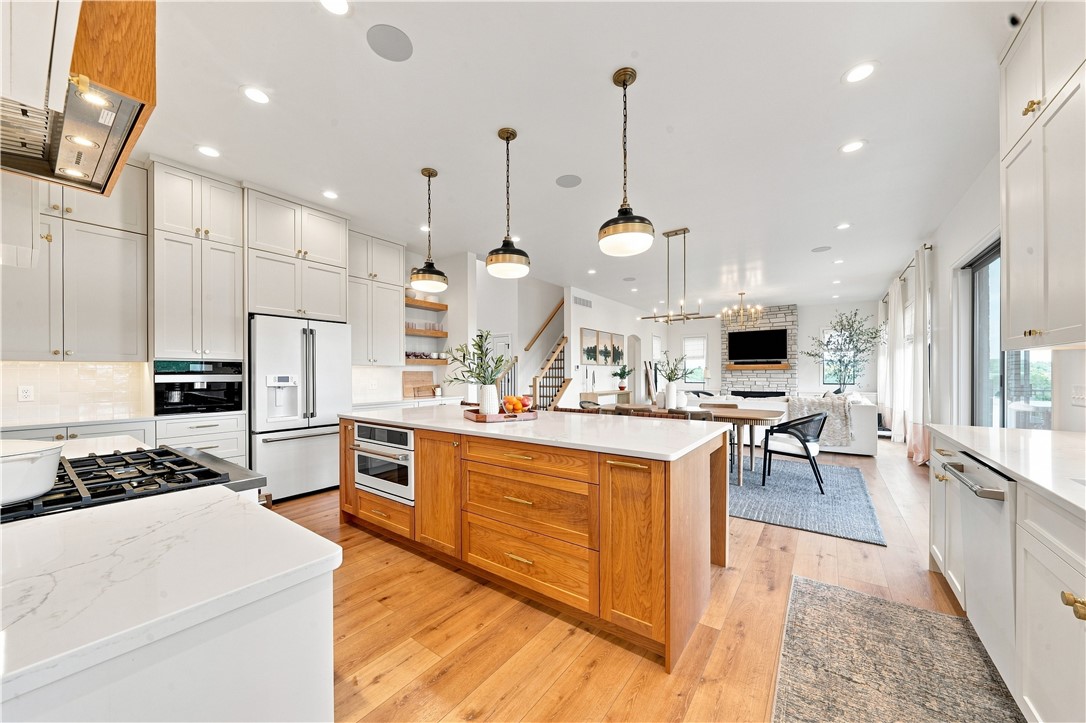 7509 Alvina Ct