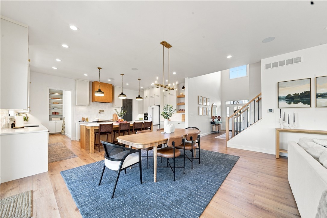 7509 Alvina Ct