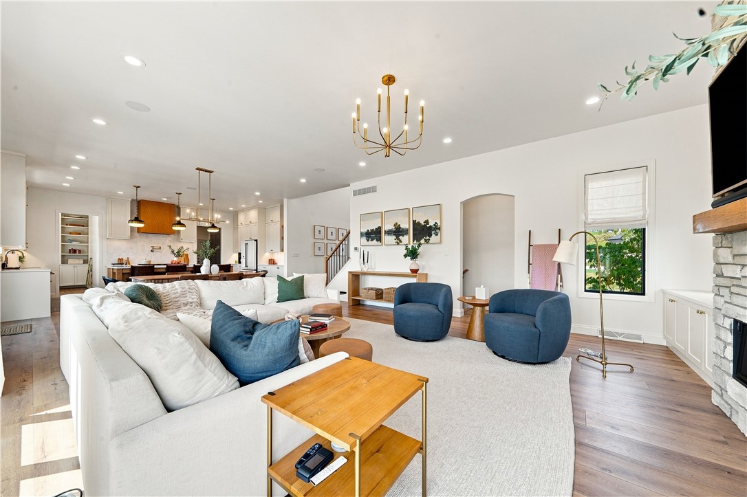 7509 Alvina Ct